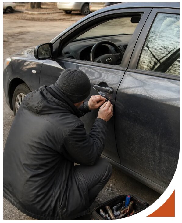 Профессиональное вскрытие автомобиля Тойота без повреждений в Печоре